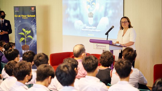 Ambassador Iwona Piórko speaking about the European Union to students of Queensway Secondary School .jpeg